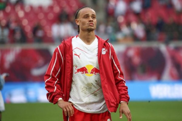 桥宜速配 记者：切尔西已经和哈维-西蒙斯谈妥个人条款